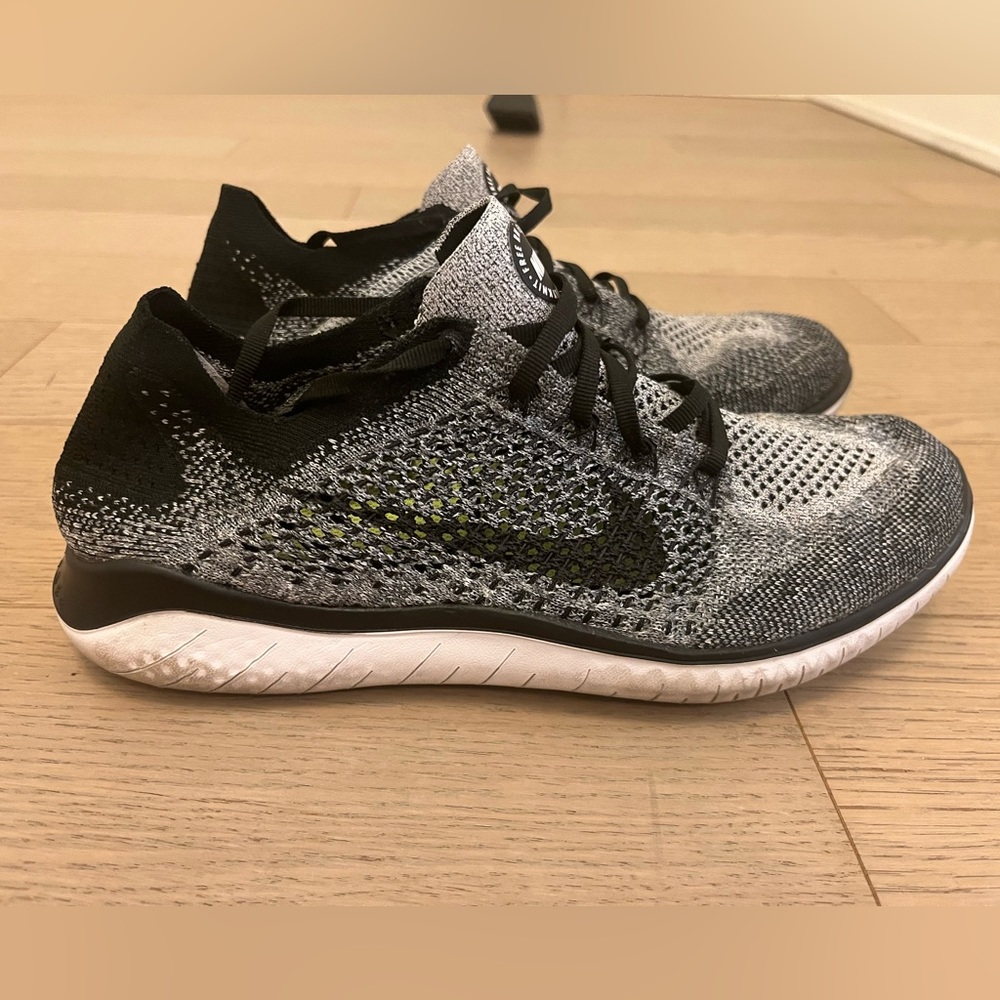 Men’s 8.5 - White/Grey/Black - Very Good Condition